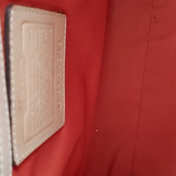 Coach Vintage 2000 Signature Collection Dome Shape Handbag - Picture 8 of 8